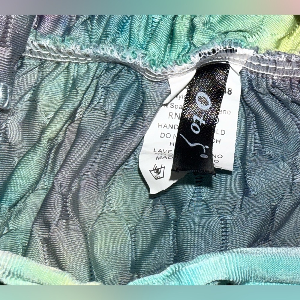 Tie Dye Yoga Set (2 piece top and bottom) activewear set - Picture 3 of 9